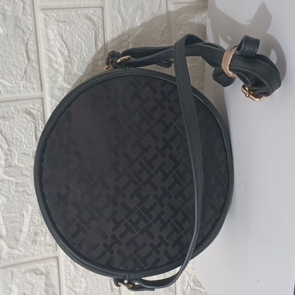 TOMMY HILFIGER CROSSBODY BAG - Picture 9 of 17